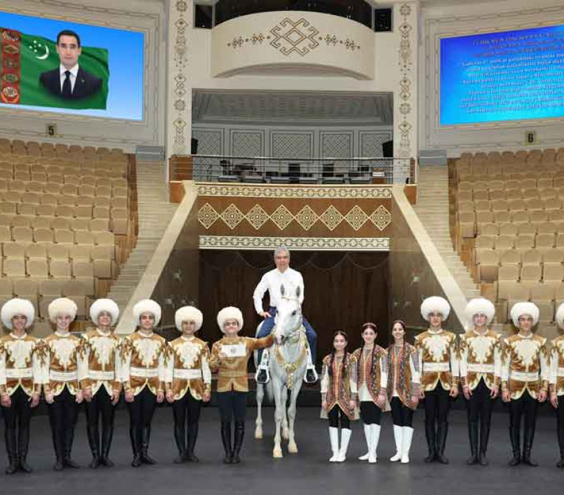 Türkmen halkynyň Milli Lideri, Türkmenistanyň Halk Maslahatynyň Başlygy Gahryman Arkadagymyz Arkadag şäherinde boldy